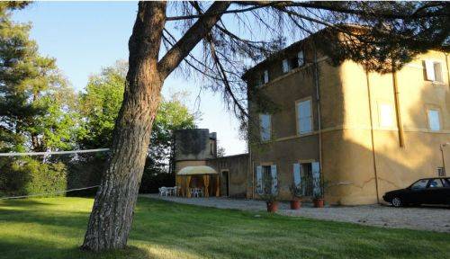 Loue moitié d’une authentique bastide du XVIIIème - 8 couchages, Domaine de Saint Clément, Volx (04)