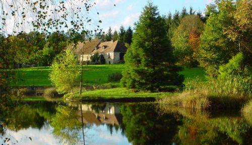 Loue maison de campagne dans parc arboré, étang privé, sud Haute-Vienne - 9 couchages - La Roche-l’Abeille (87)