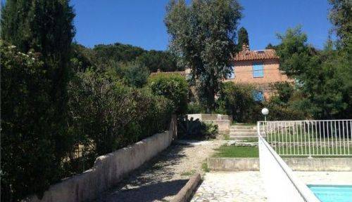 Loue un mazet à Saint Tropez, 300m de la plage, 4 couchages
