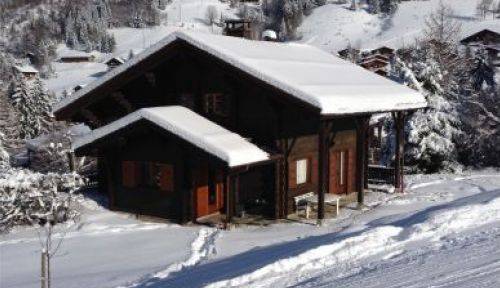 Loue chalet à La Clusaz - 12 couchages - 5 chambres - tout confort - skis aux pieds