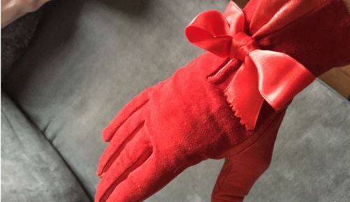 Paire de gants Chantal THOMASS