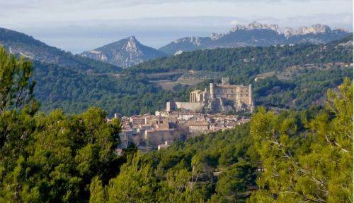 Loue maison proche des monastères - 10 couchages - 5 chambres - Le Barroux (84)