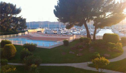 Loue appartement vue mer spacieux à St Raphaël, 4 personnes