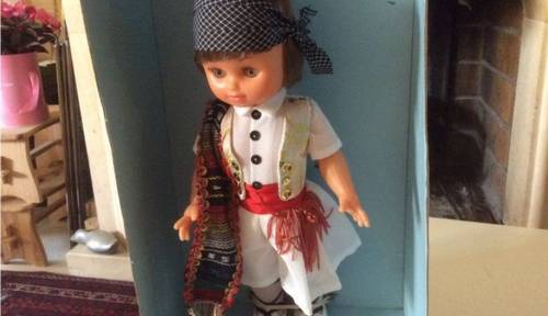 Vends poupée folklorique espagnole neuve 30cm