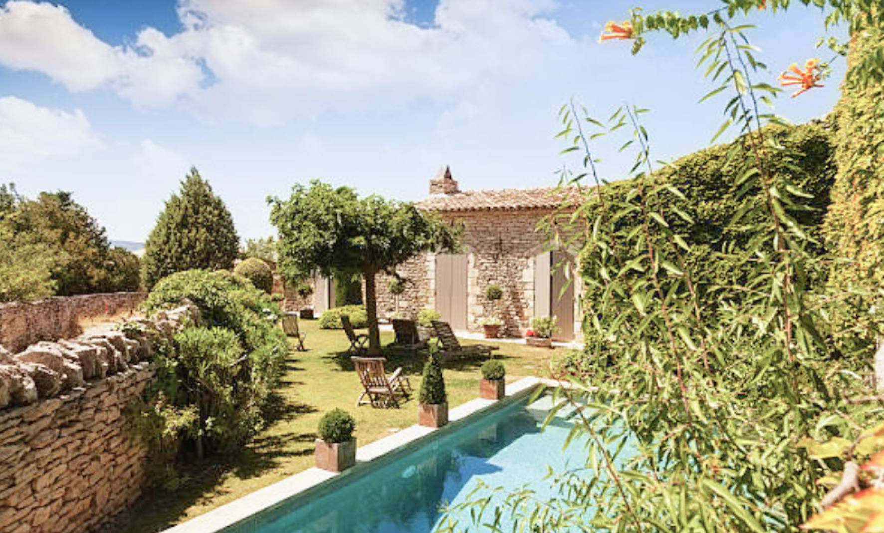 classifieds.cards.vacations_rentals.title - classifieds.cards.vacations_rentals.infos
