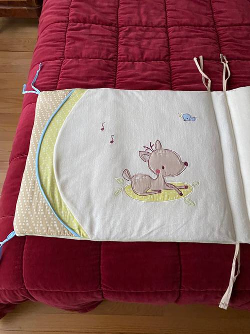 Tour de lit bébé