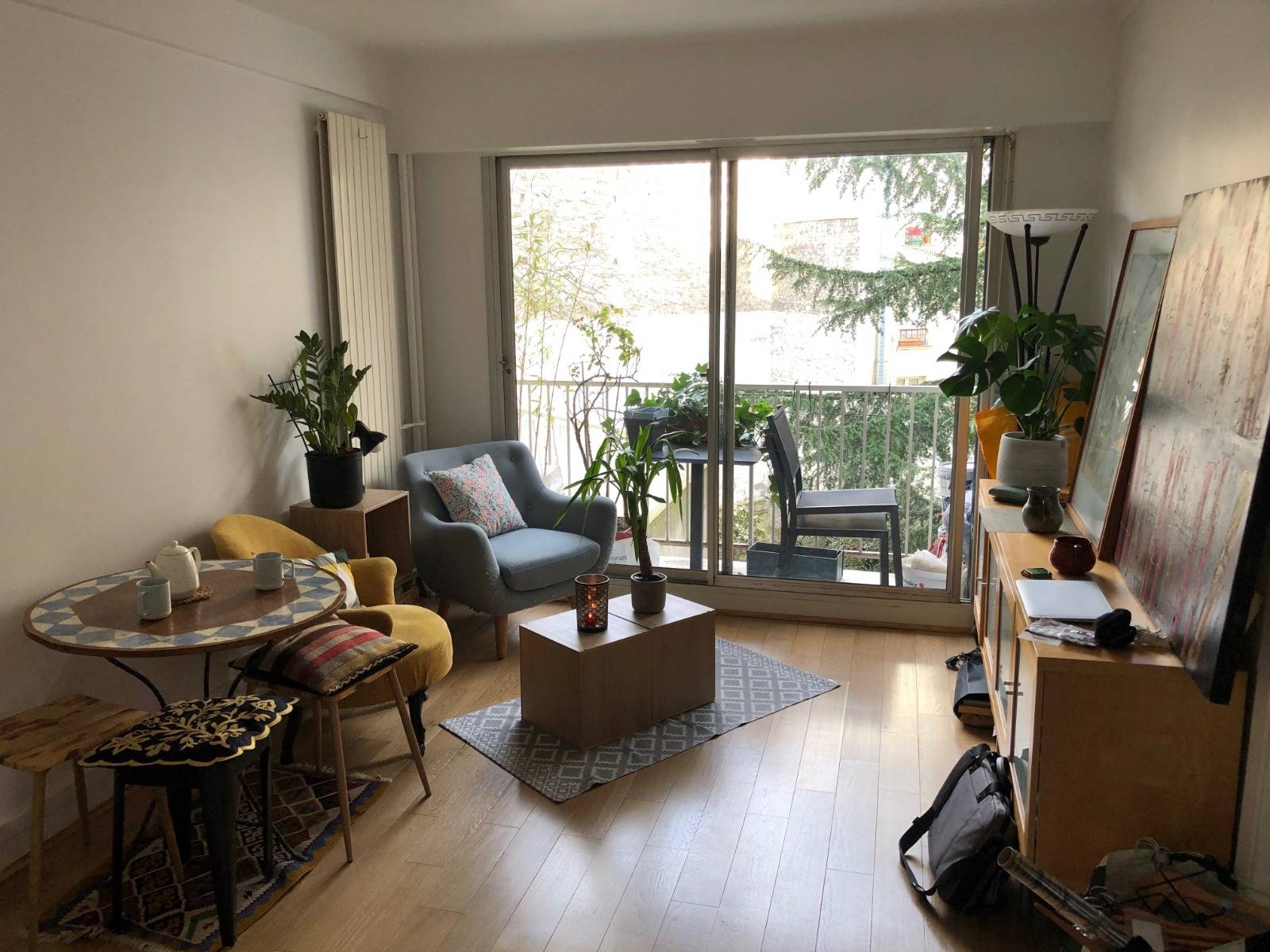 Vends 10ème Paris Studio avec balcon sur jardin + Parking + Cave - 25m²
