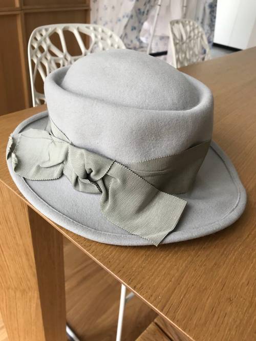 Chapeau gris
