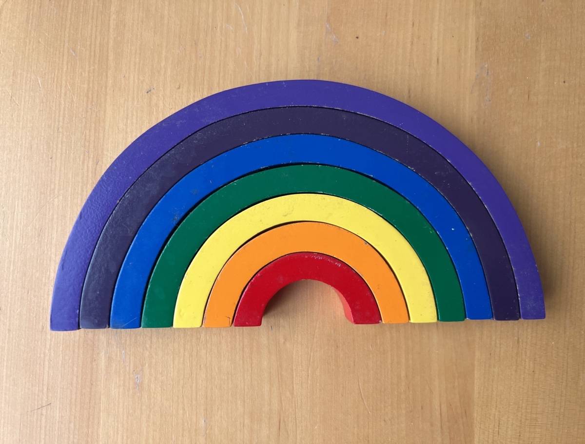Vends arc-en-ciel en bois
