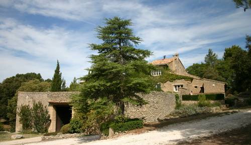 Loue cottages indépendants dans un mas du XVIIIème siècle pour 2 à 5 couchages - L’Isle-sur-la-Sorgue (84)