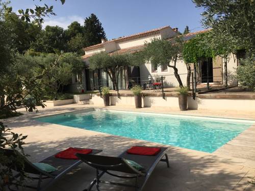 Loue maison de vacances au cœur du parc régional des alpilles 12 couchages