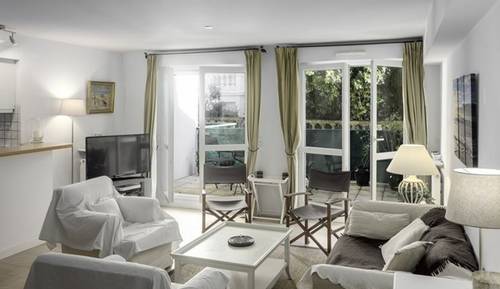 Loue Très bel appartement à 100m de la Grande plage, 8 couchages, Terrasses - St-Jean-de-Luz (64)