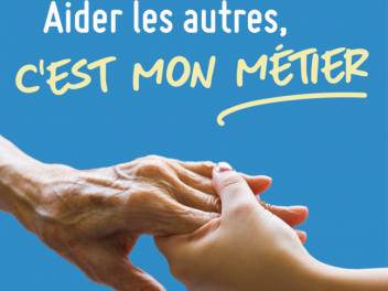 Dame de compagnie, Auxiliaire de vie propose services