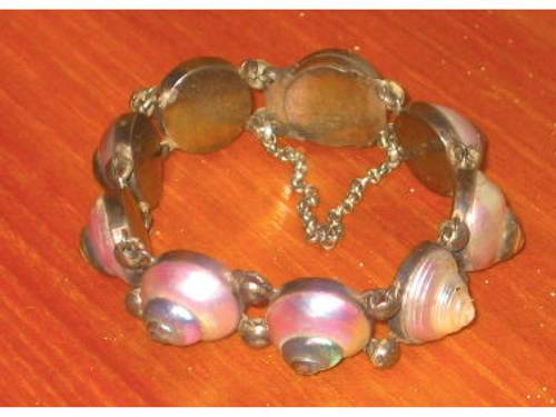 Vends bracelet avec coquillages ancien pour enfant