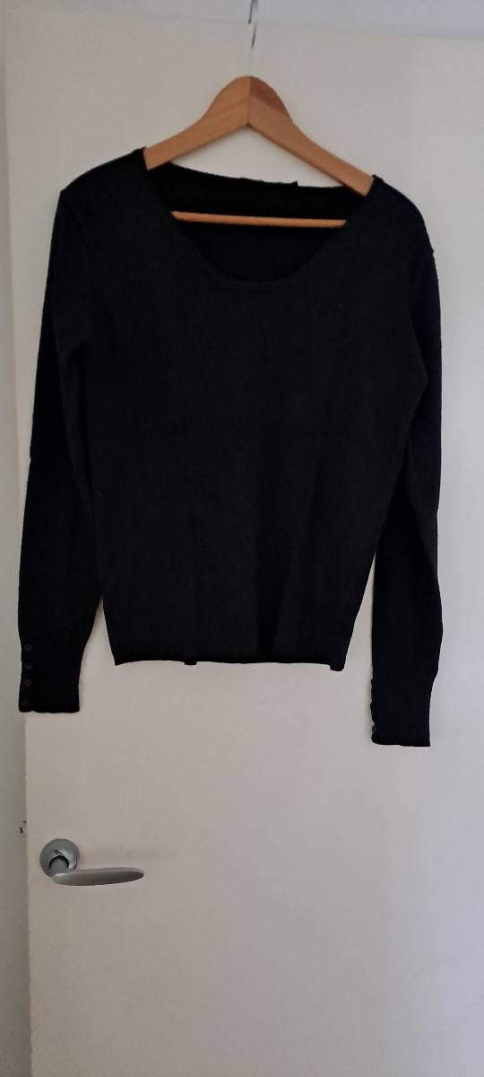 Pull noir col U taille 2 neuf