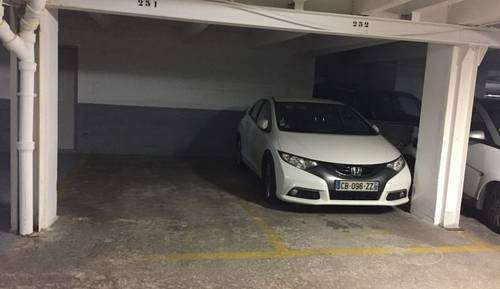 Je loue un parking sous-sol FACE GARE DE GARCHES
