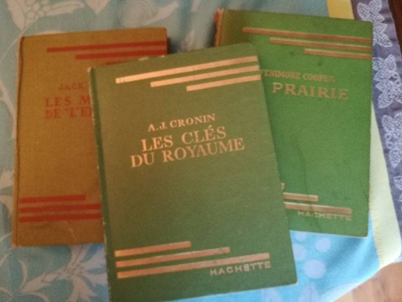 Lot divisible de 3 livres de poche Hachette années 1930-50