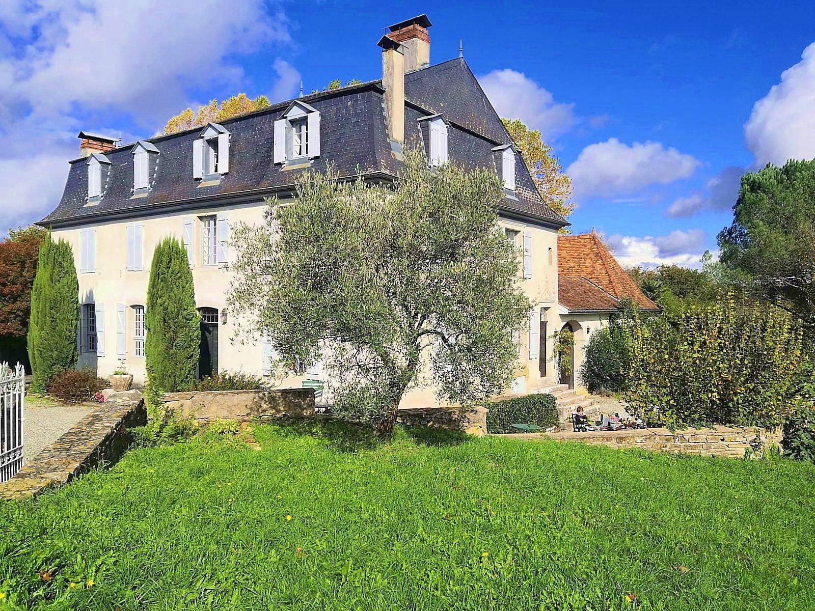 Loue grande maison 450m² - 15 couchages - 8 chambres, 4 salles d’eau