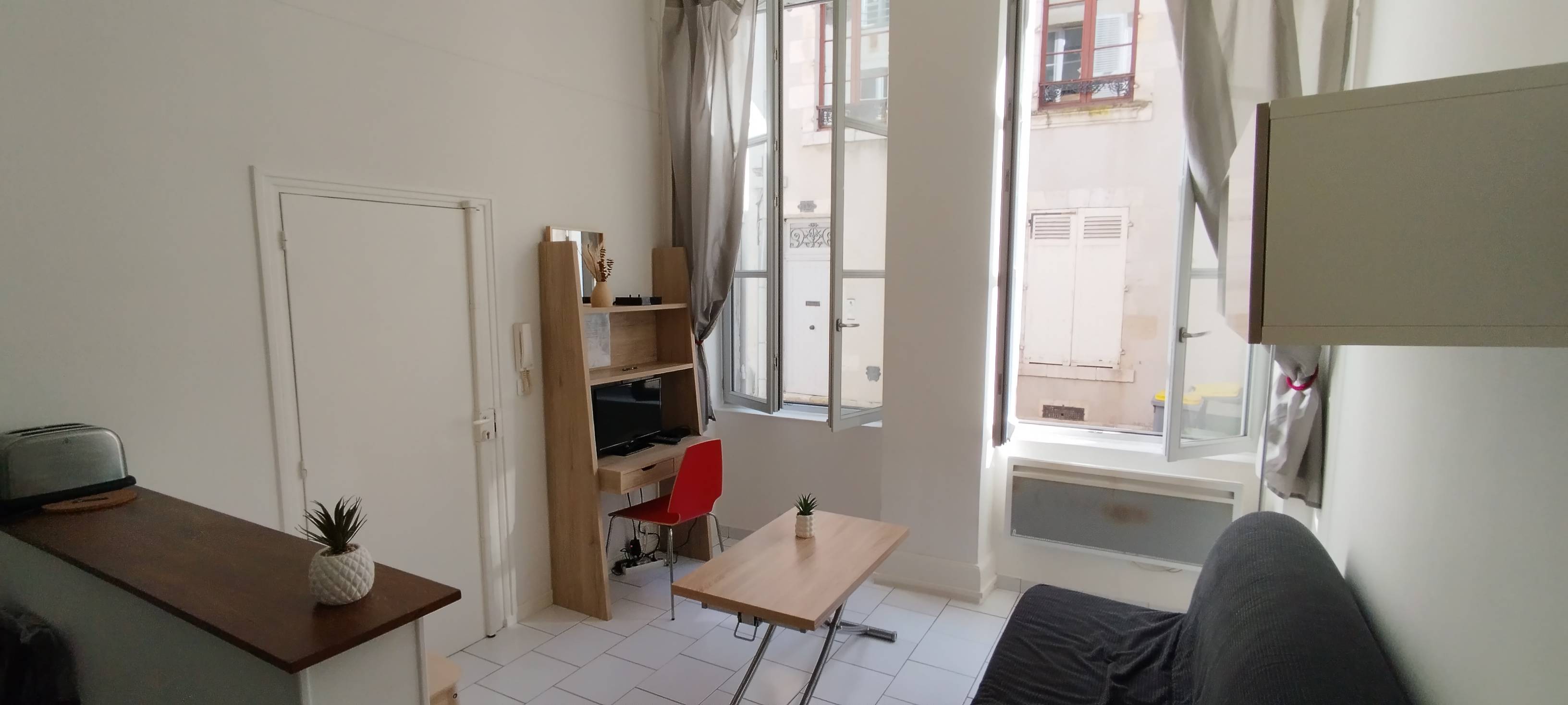 Loue F2 meublé - 24m² - Orléans hyper-centre