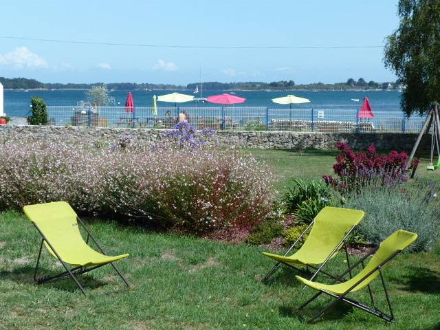 Loue grande maison face mer - 13 couchages - 6 ch - grand jardin clos - plages à pied - Locmariaquer (56)