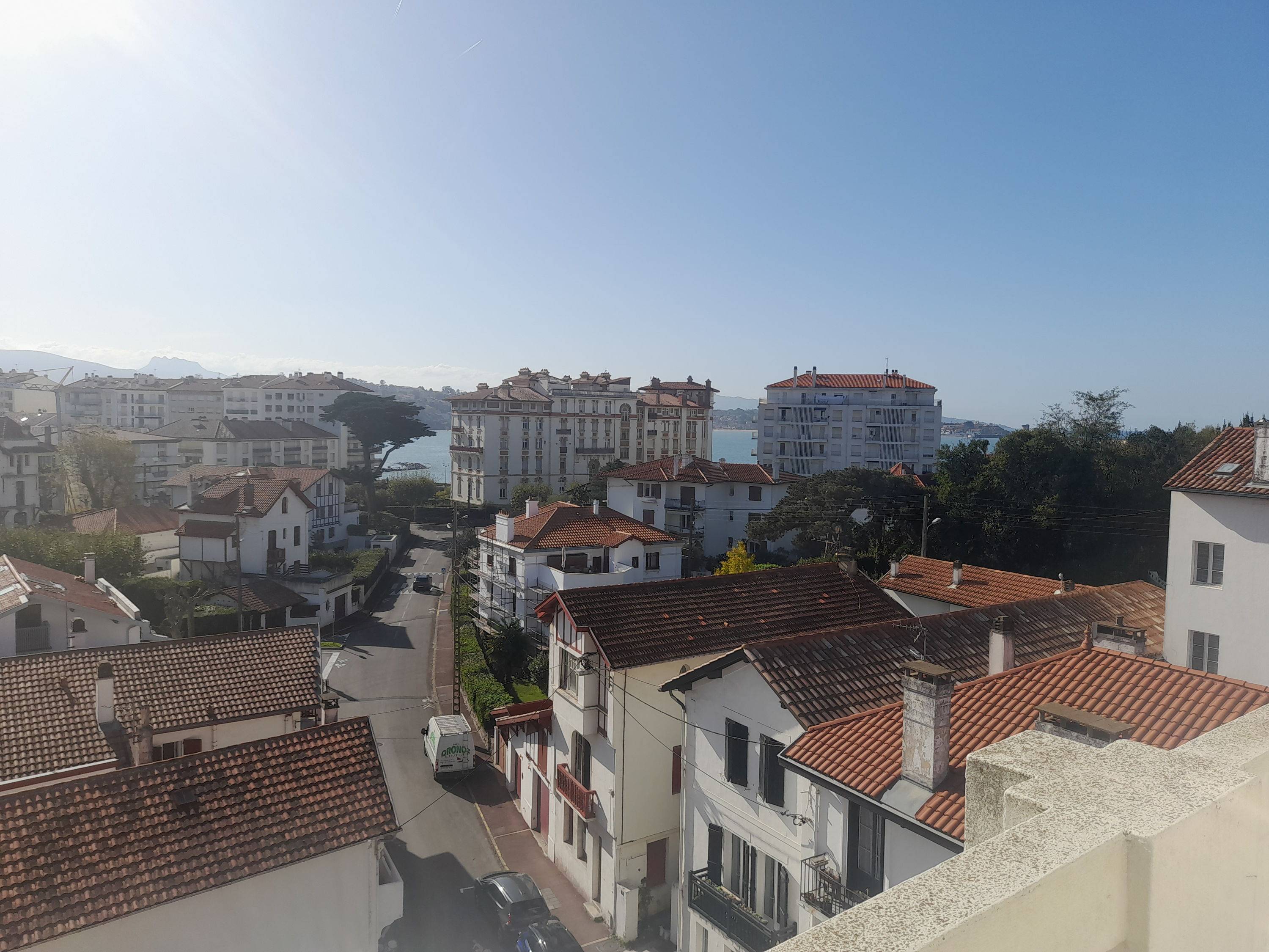 Loue appartement Saint-Jean-de-Luz (64) belle vue mer/montagnes 2-3 couchages