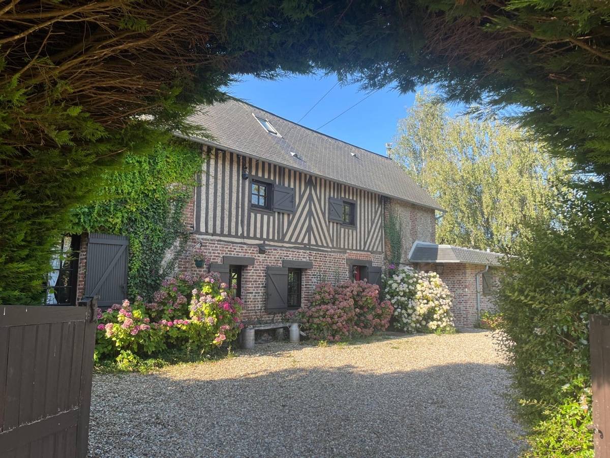 Loue maison ancienne au milieu des haras - 5 chambres, 10 couchages - Beaumont-en-Auge (14)