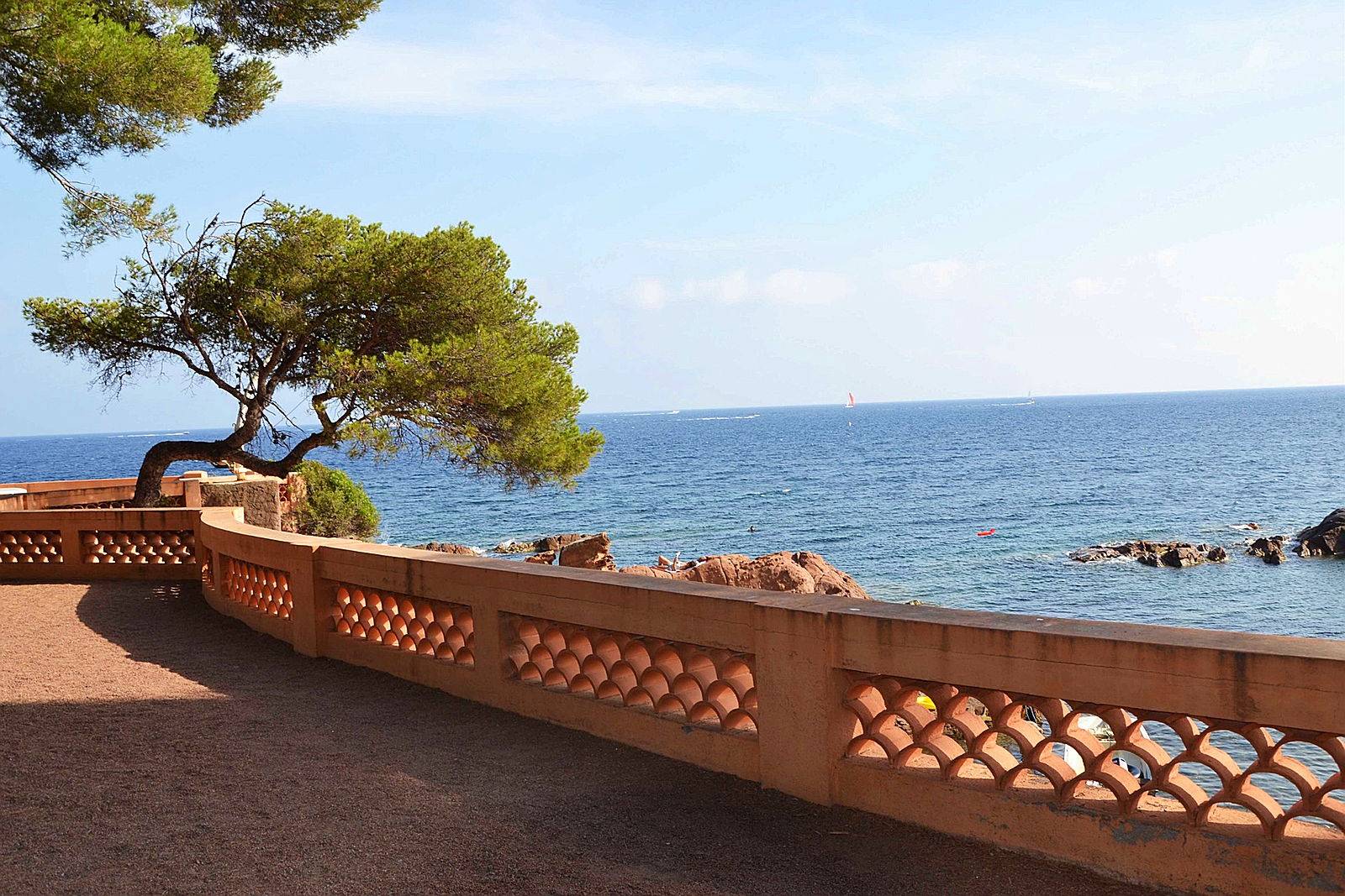 Loue appartement pieds dans l’eau - 4 couchages - Saint-Raphaël (83)