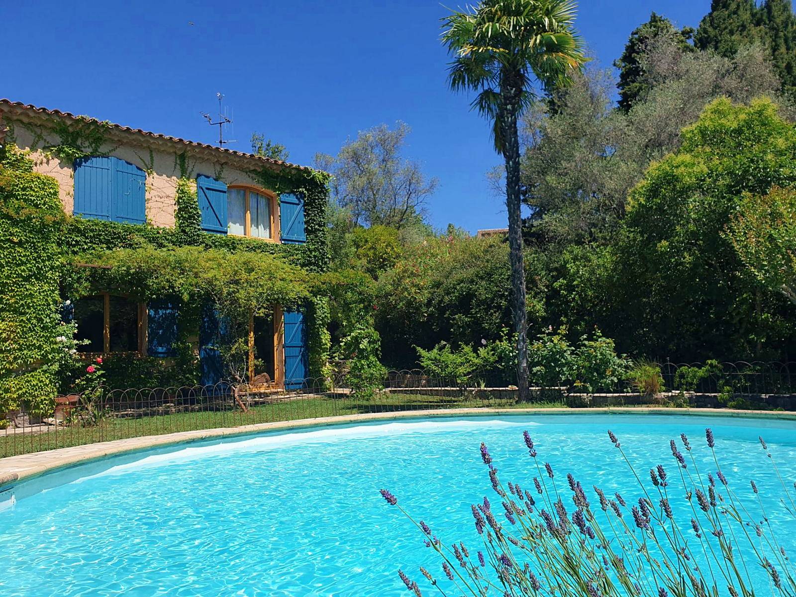 Loue villa avec vue sur la Méditerranée, piscine - 3 chambres, 7 couchages - Châteauneuf-Grasse