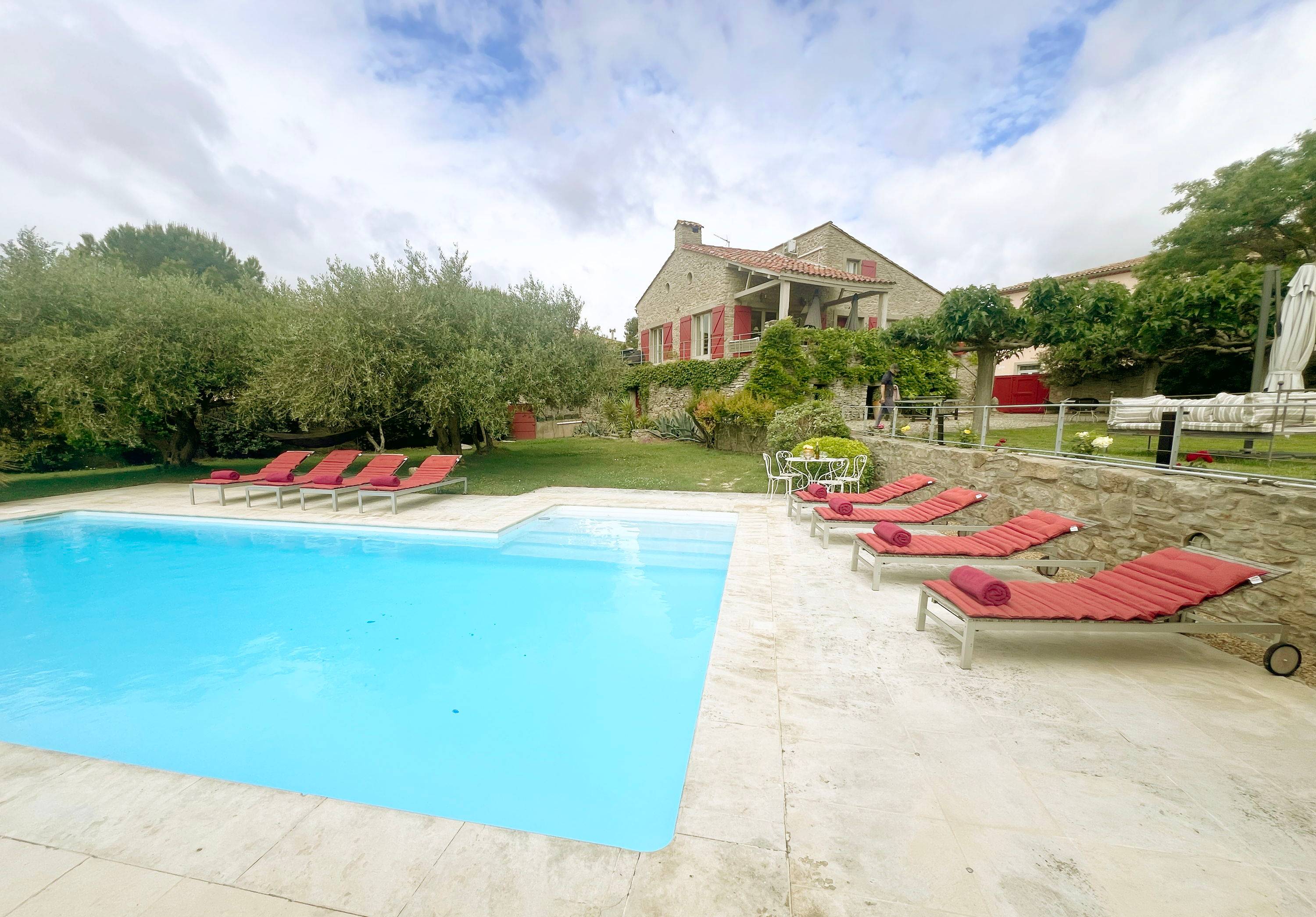 Loue maison avec piscine dans le Languedoc - 10 couchages - 5 chambres - Cesseras (34)