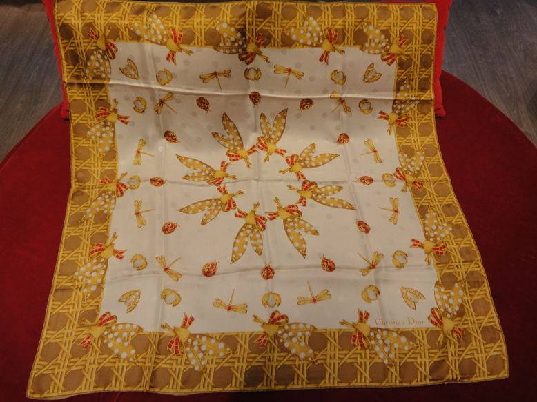 Foulard carré en soie Christian Dior imprimé bijoux