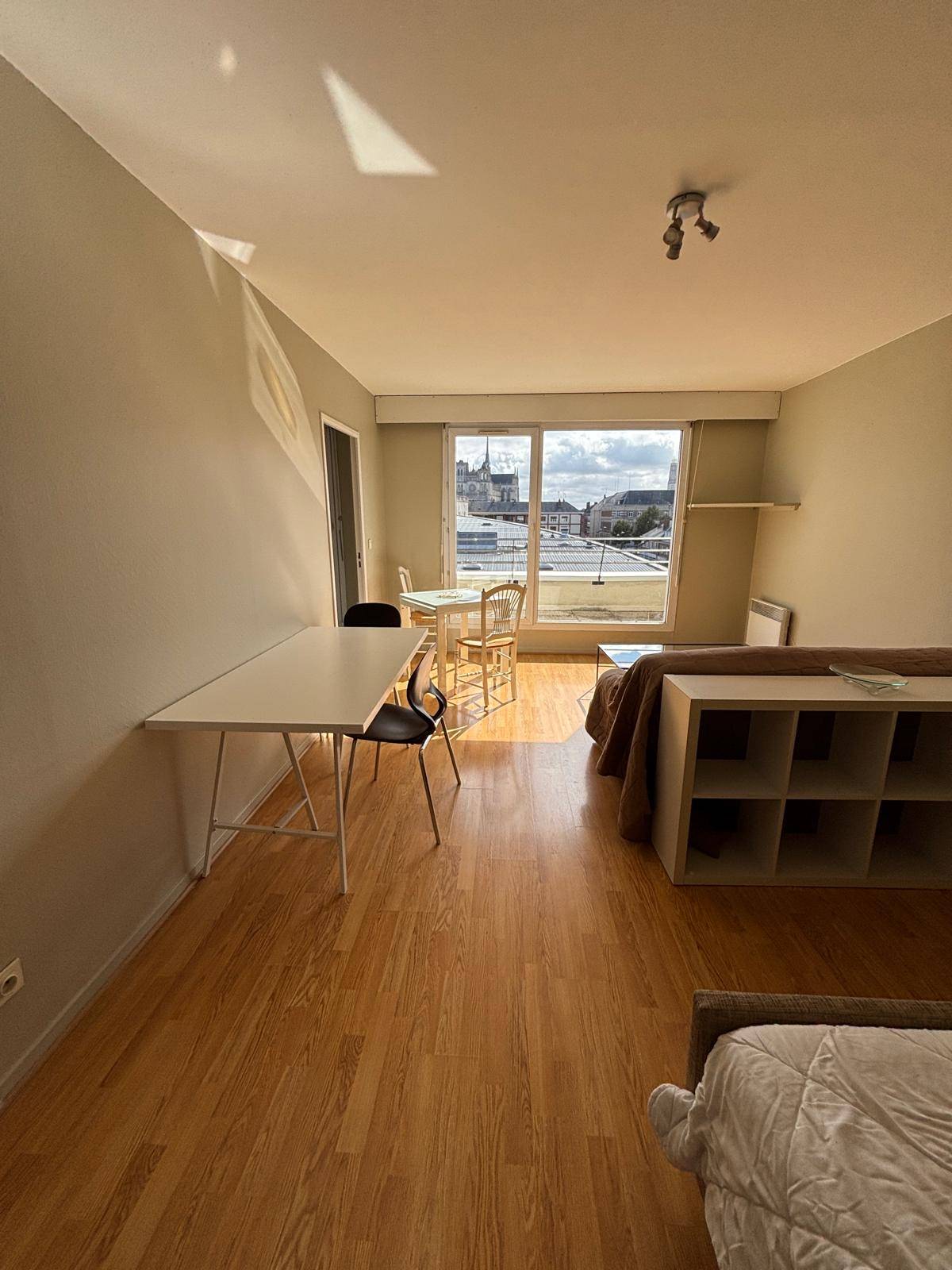 Loue appartement 36m² / F1 vue cathédrale Le Beffroi Amiens