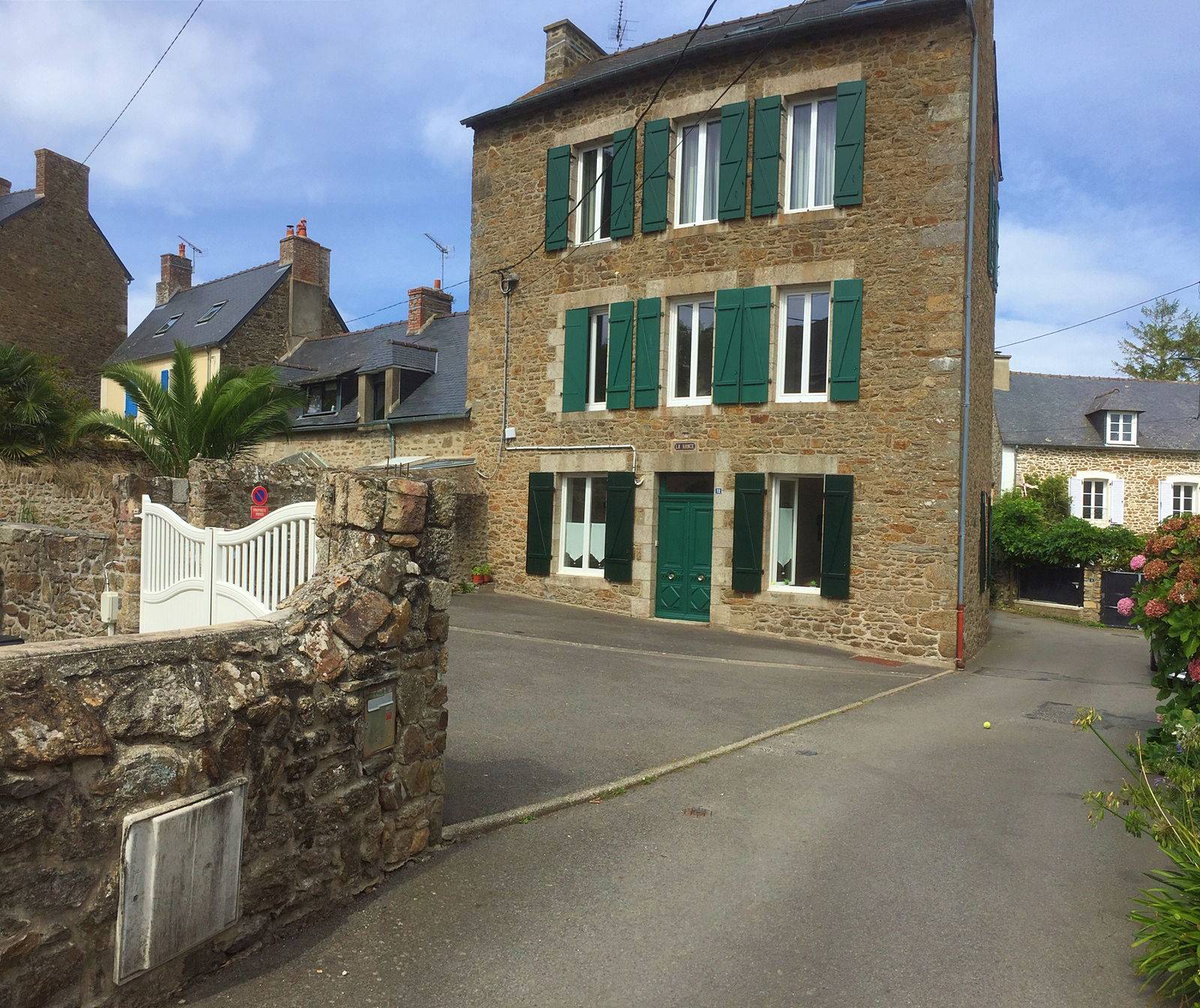 Loue appartement T3 - 2 chambres, 4 couchages - 150m plage - Dinard/St-Malo