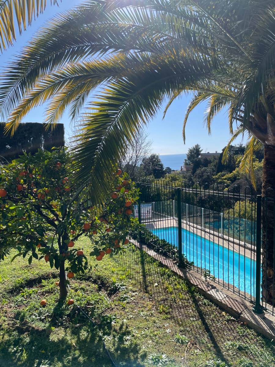 Loue appartement à Cannes - 2 chambres, vue mer, terrasse, jardin privatif, piscine - 5 couchages