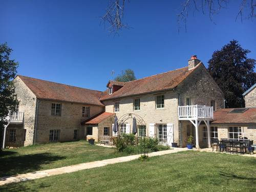 Loue ancienne ferme, piscine et tennis - 7 chambres, 14 couchages - Villaines-en-Duesmois (21)