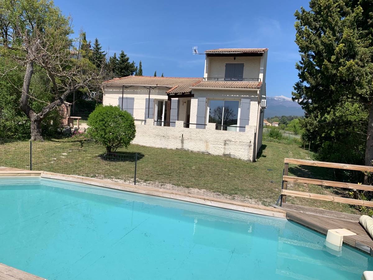 Loue maison 3 chambres, 6-8 couchages, avec piscine - Mormoiron (84)