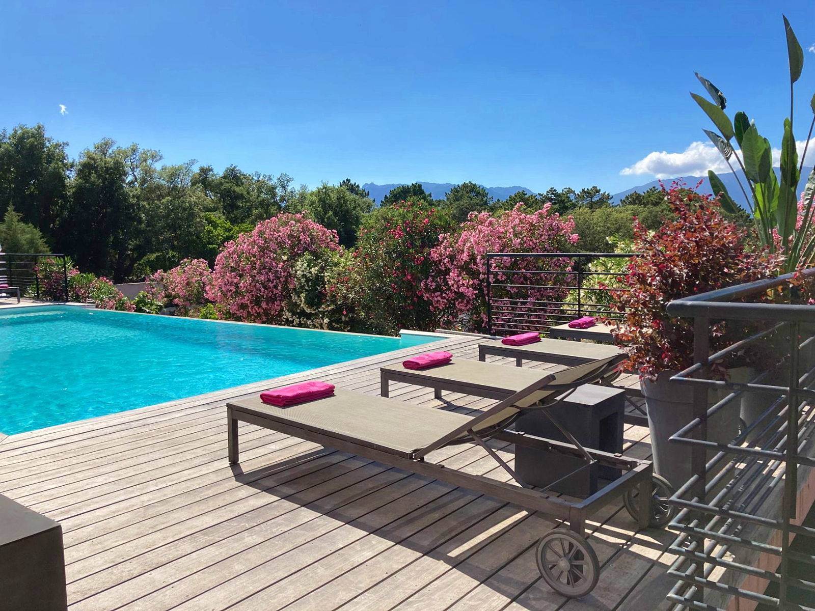 Loue villa avec piscine privée - 10 couchages - Porto-Vecchio (20)