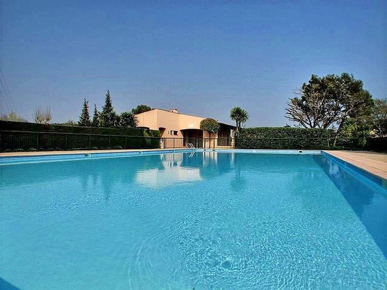 Loue appartement duplex dans parc de 5 hectares avec piscine - 1 chambre - 2 couchages, Mougins (06)