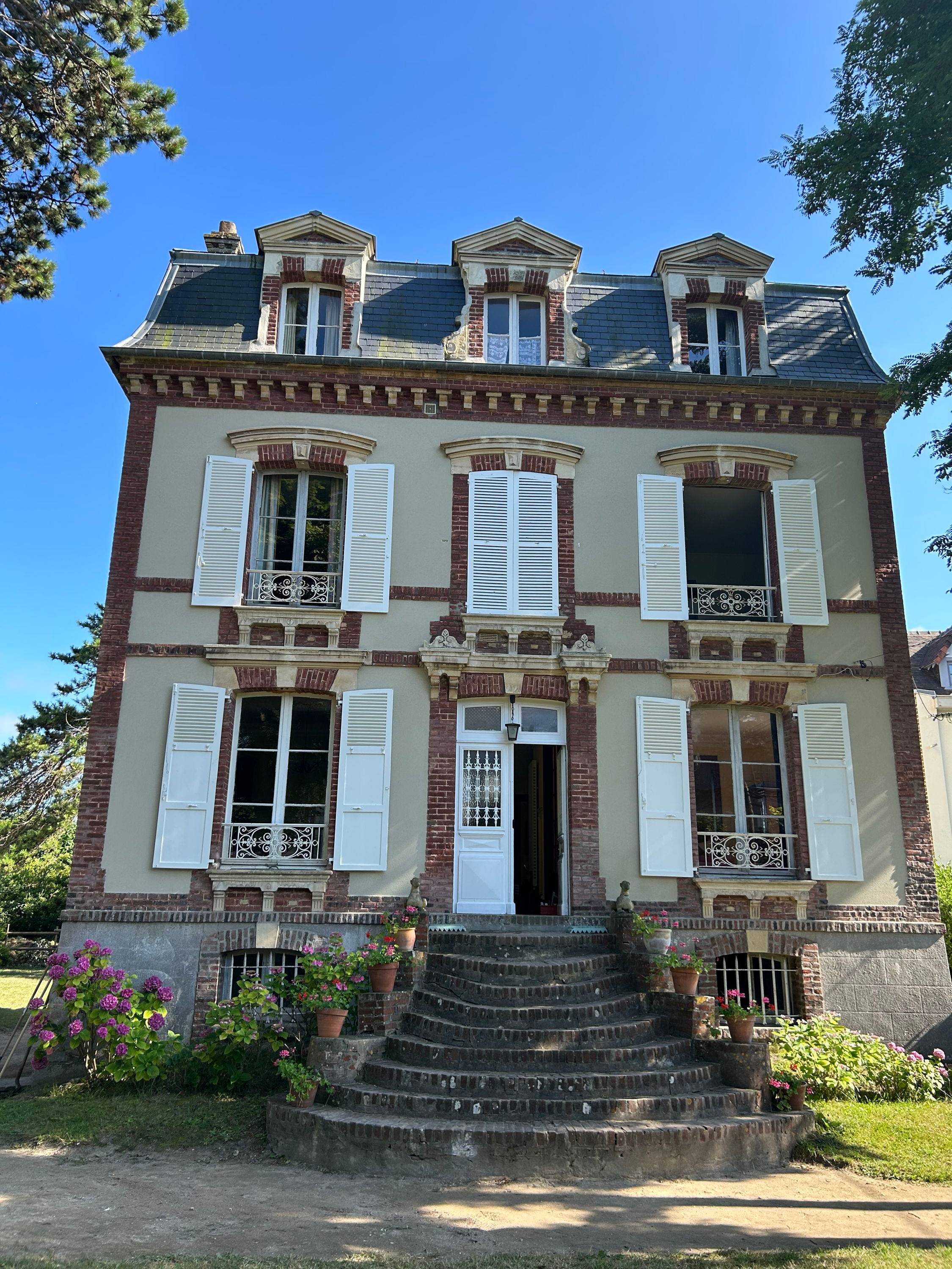 Loue maison à Cabourg, 150m de la plage, grand jardin - 12 couchages