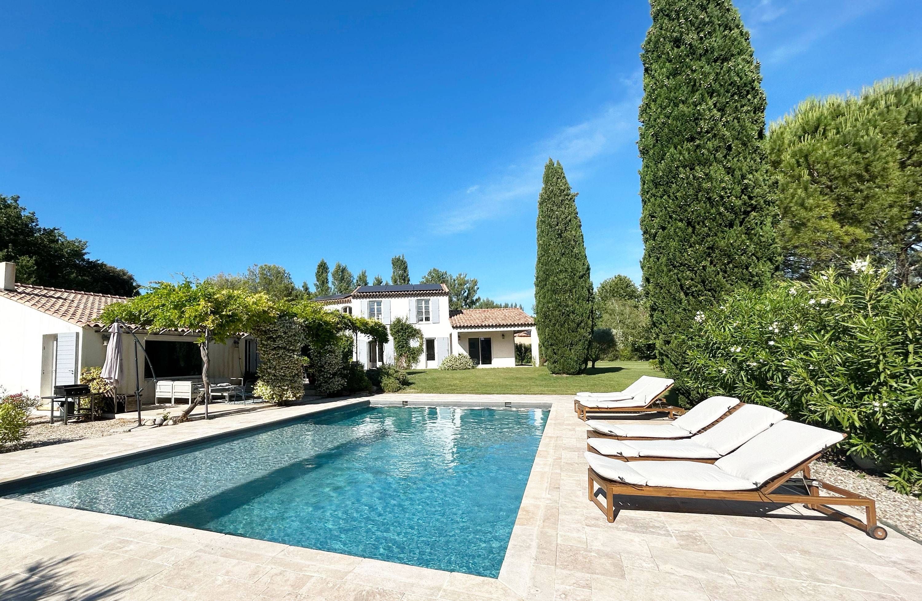 Loue maison près d’Aix en Provence Grand confort - 5 chambres / 10 couchages - piscine