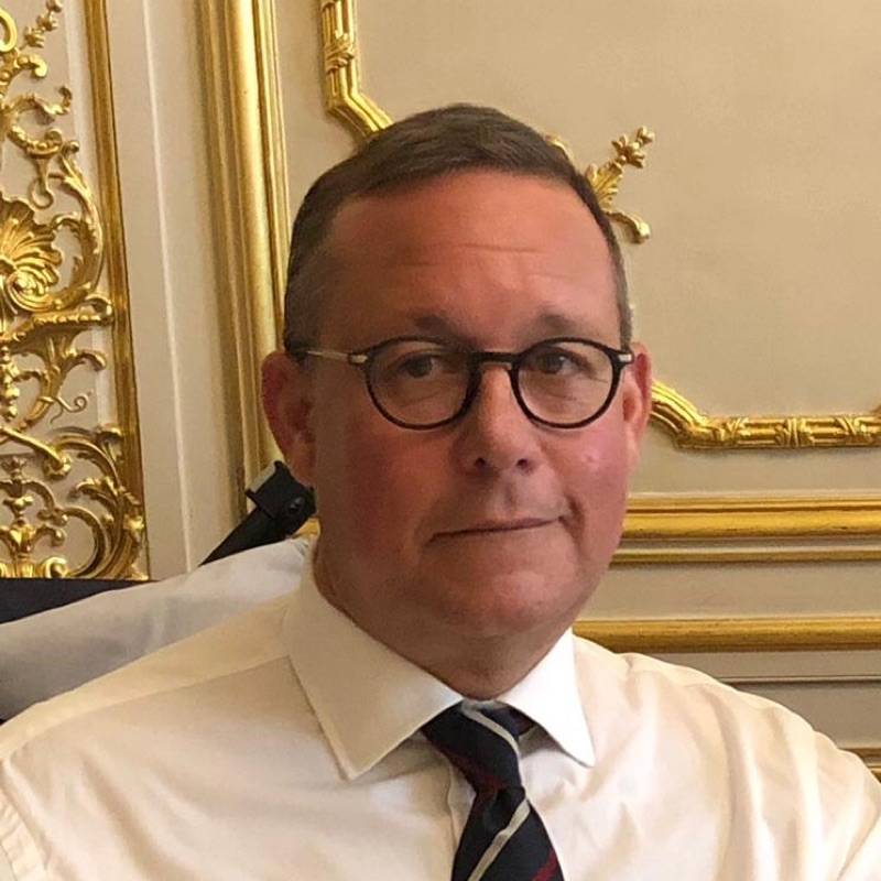 Benoît.