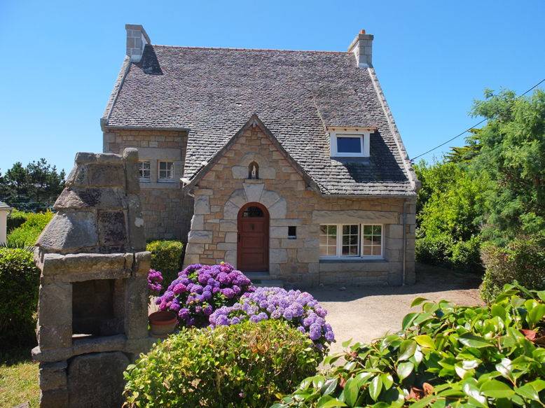 Loue maison bretonne en granite à 2 mn de la plage - 10 couchages