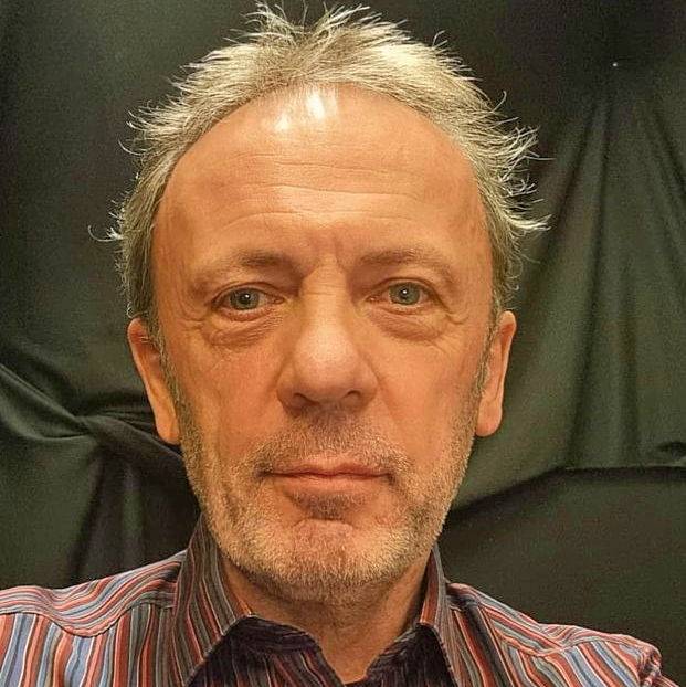 Nicolas L.