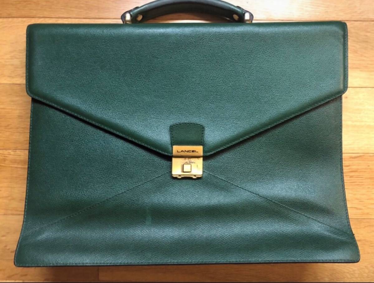 Vends sacoche en cuir LANCEL