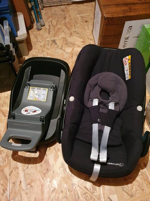 Siège auto bébé cosi Pebble Bébé Confort 0 - 12 mois avec base Isofix FamilyFix