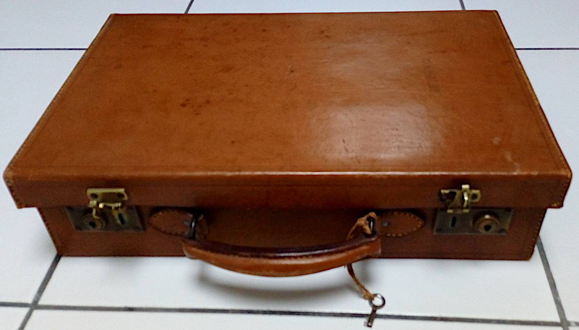 Valise de cabine en veau pleine fleur gold Années 1940 / 1950