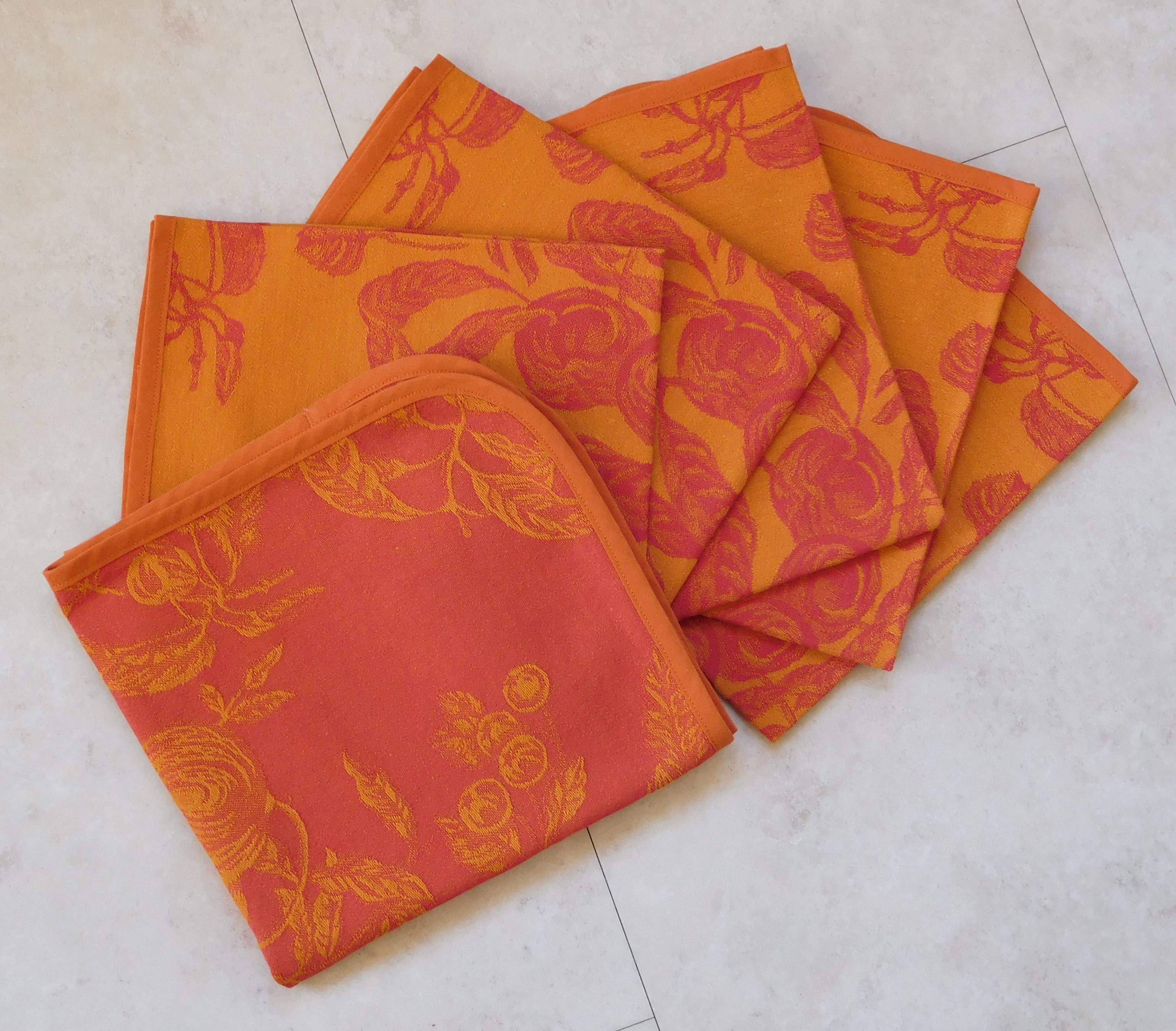 Serviettes de table or et framboise