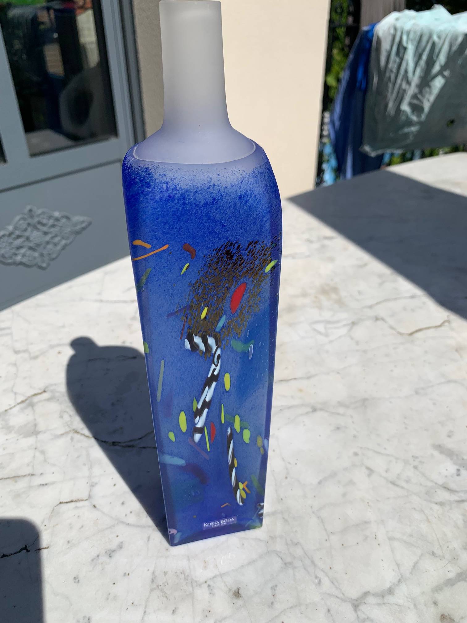 Vends vase bouteille bleue Kosta Boda signé Bertil Vallien collection Satellite 1992