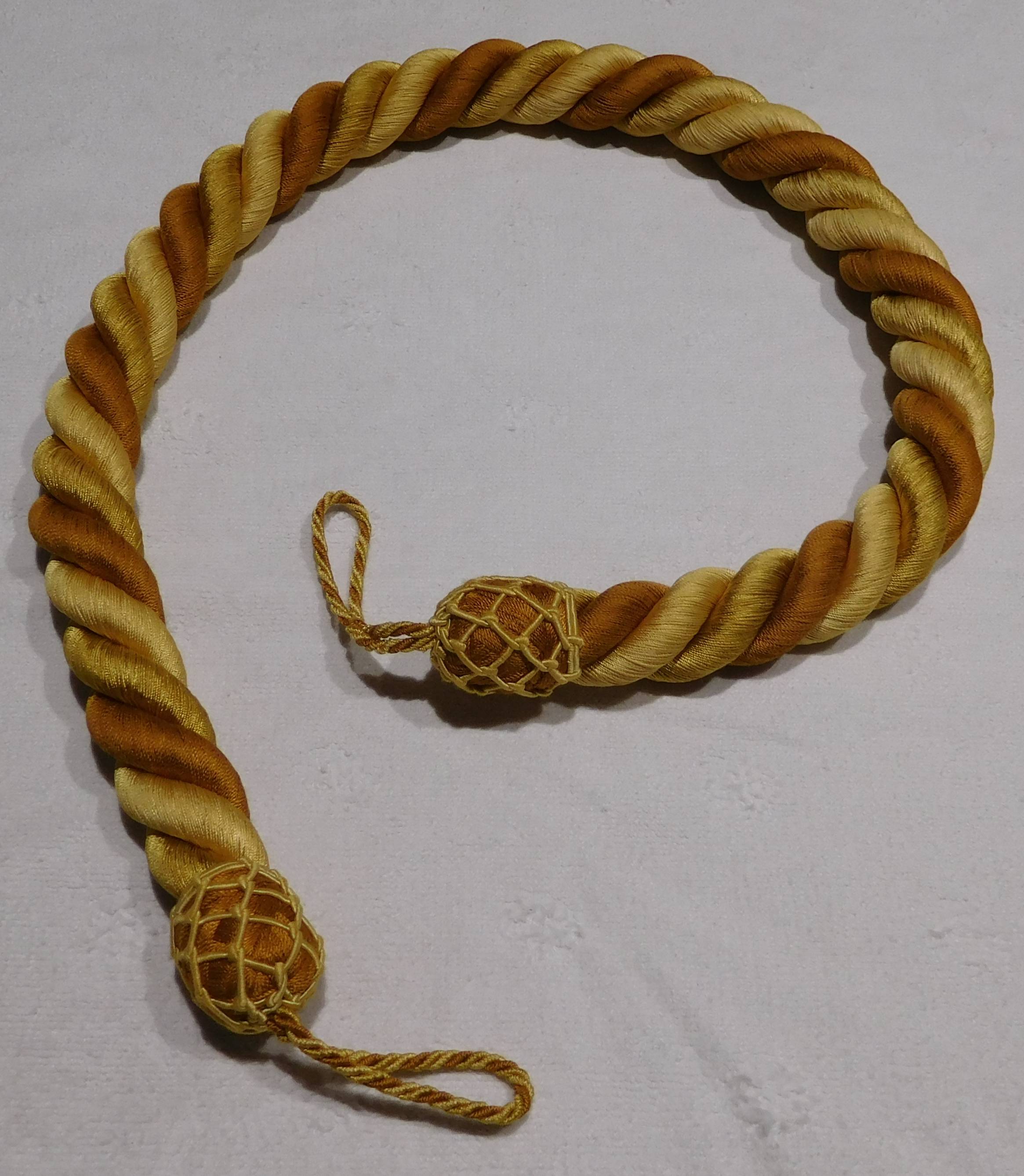 Paire d’embrasses (ocre, beige, or)