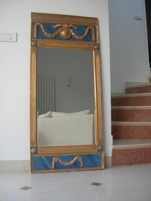 Glace / Miroir de cheminée biseautée, à la feuille d’or