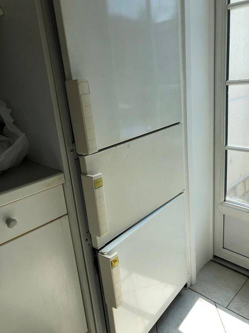Vends Réfrigérateur BRANDT 3 portes